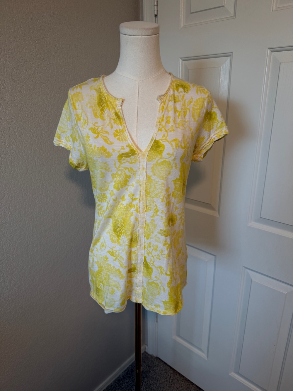 Pilcro Yellow Floral V-Neck Blouse - Picture 2 of 5